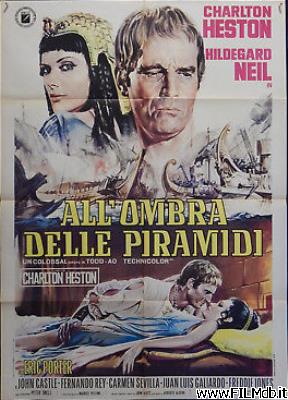 Locandina del film all'ombra delle piramidi