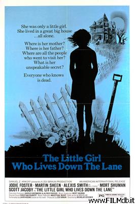 poster Affiche de film quella strana ragazza che abita in fondo al viale