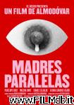 poster del film Madres paralelas