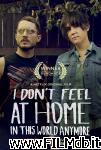 poster del film i don't feel at home in this world anymore